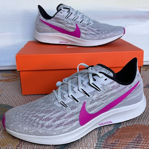 NIKE Men’s AIR ZOOM PEGASUS 36
PURE PLATINUM / HYPER VIOLET
Sneakers Athletic - Picture 2 of 16